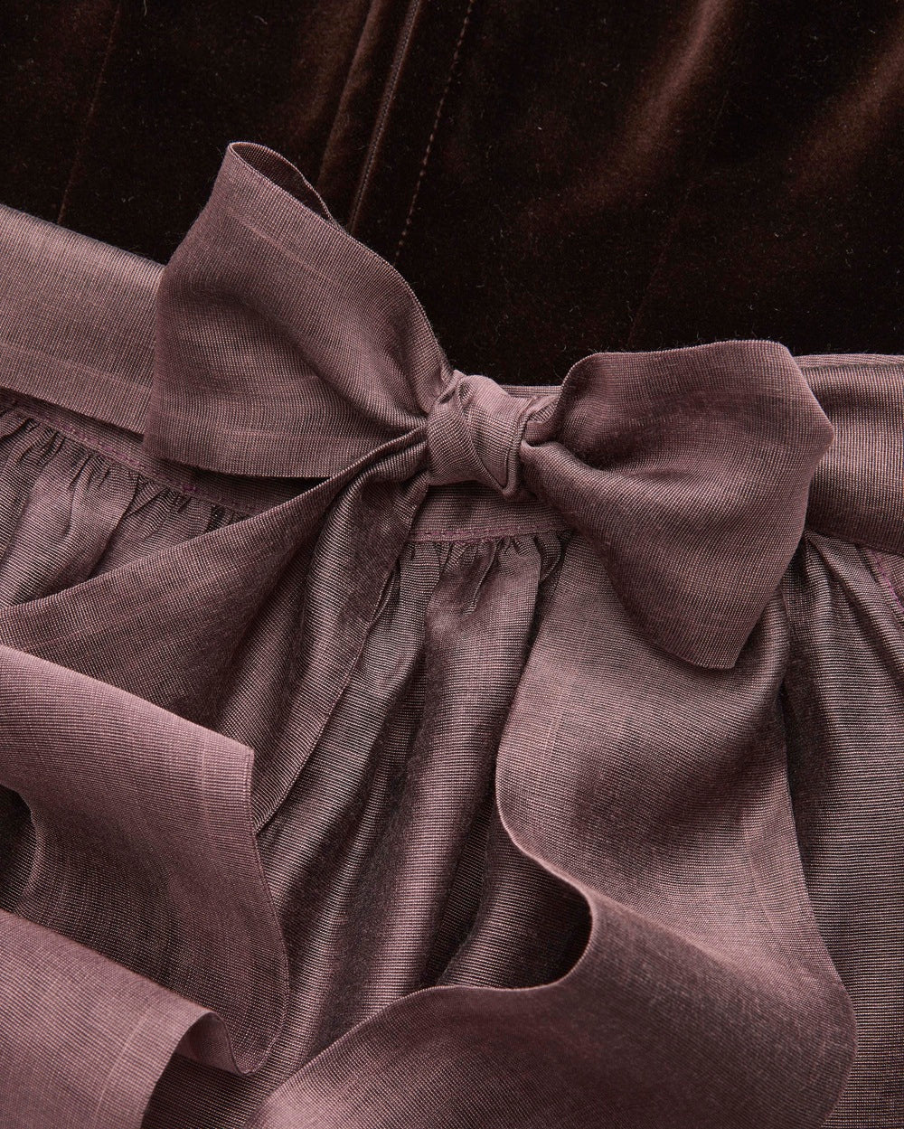 Dirndl Clara mit 2 Schürzen von Alpenherz 