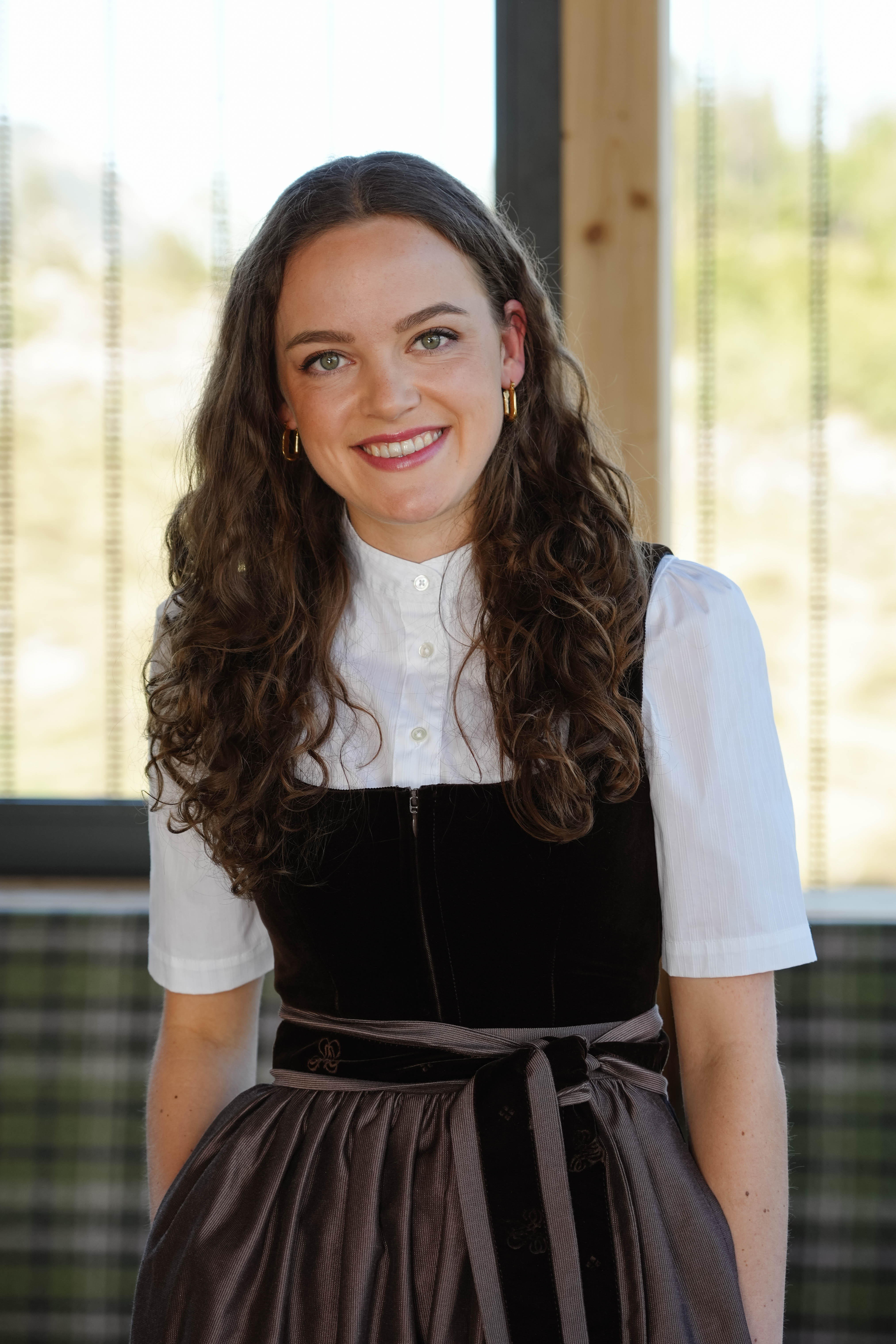 Dirndl Clara mit 2 Schürzen von Alpenherz 