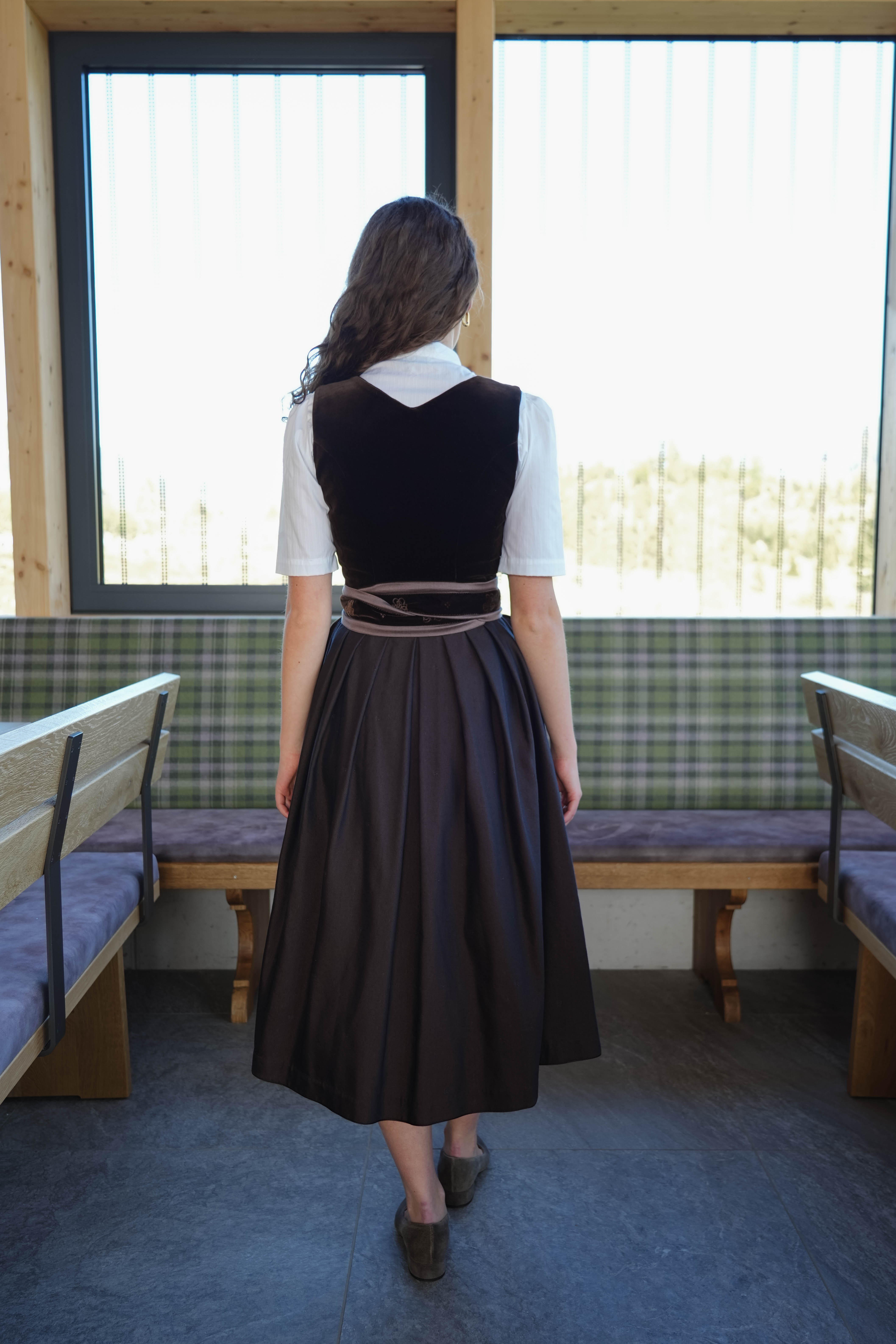 Dirndl Clara mit 2 Schürzen von Alpenherz 